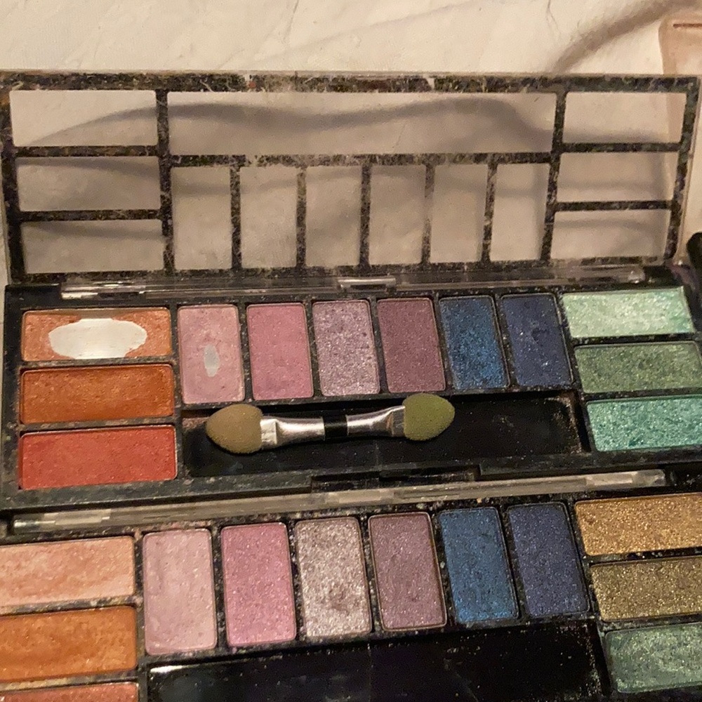 2 Colormates eye palettes